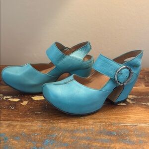 John Fluevog Prepare Leader platform Mary Jane Turquoise Leather Heels
